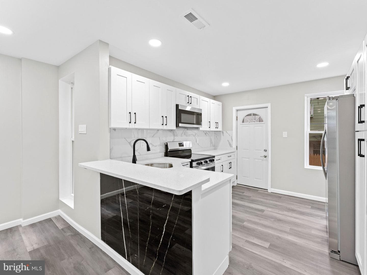 144 Fern Street photo 5
