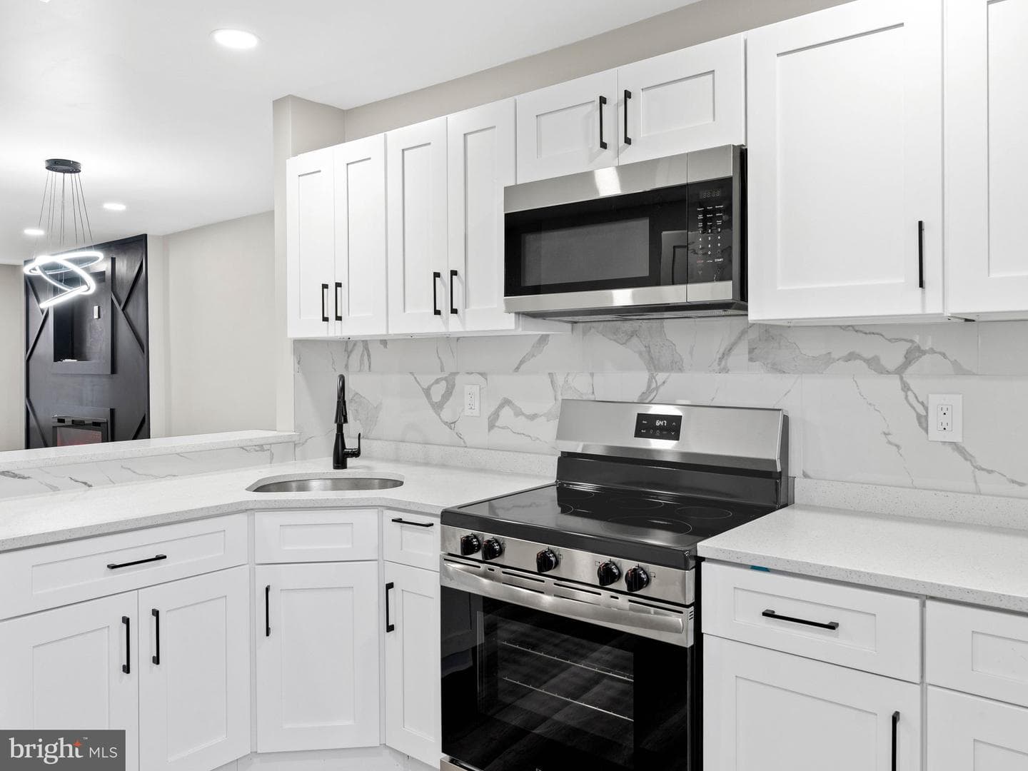 144 Fern Street photo 7