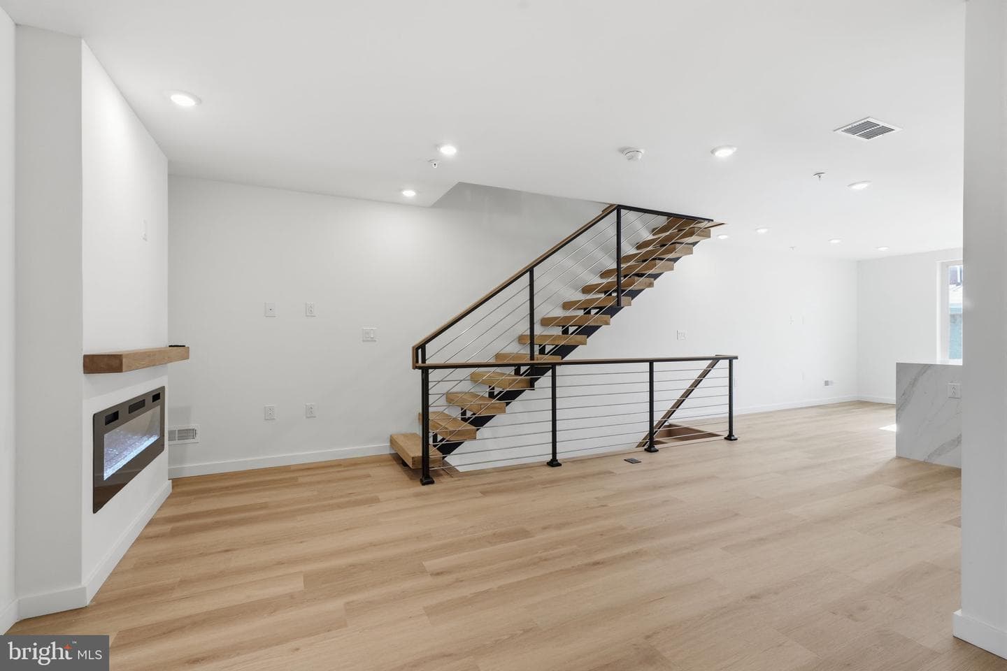 1517 Bodine Street N #b photo 16