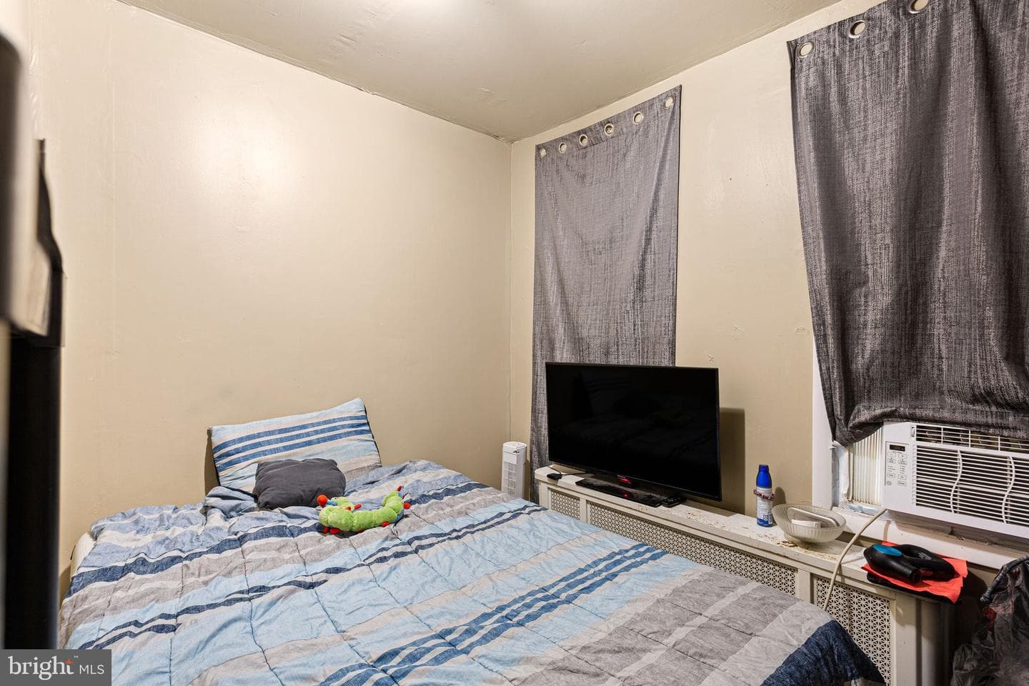1723 Sigel Street photo 13
