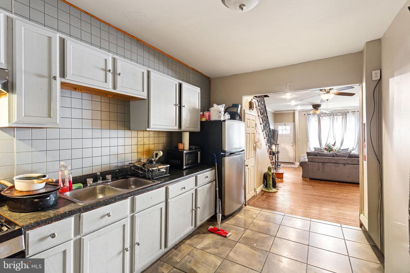 1723 Sigel Street photo 6