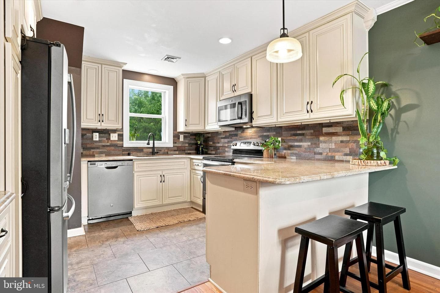 4022 Wells Street photo 7