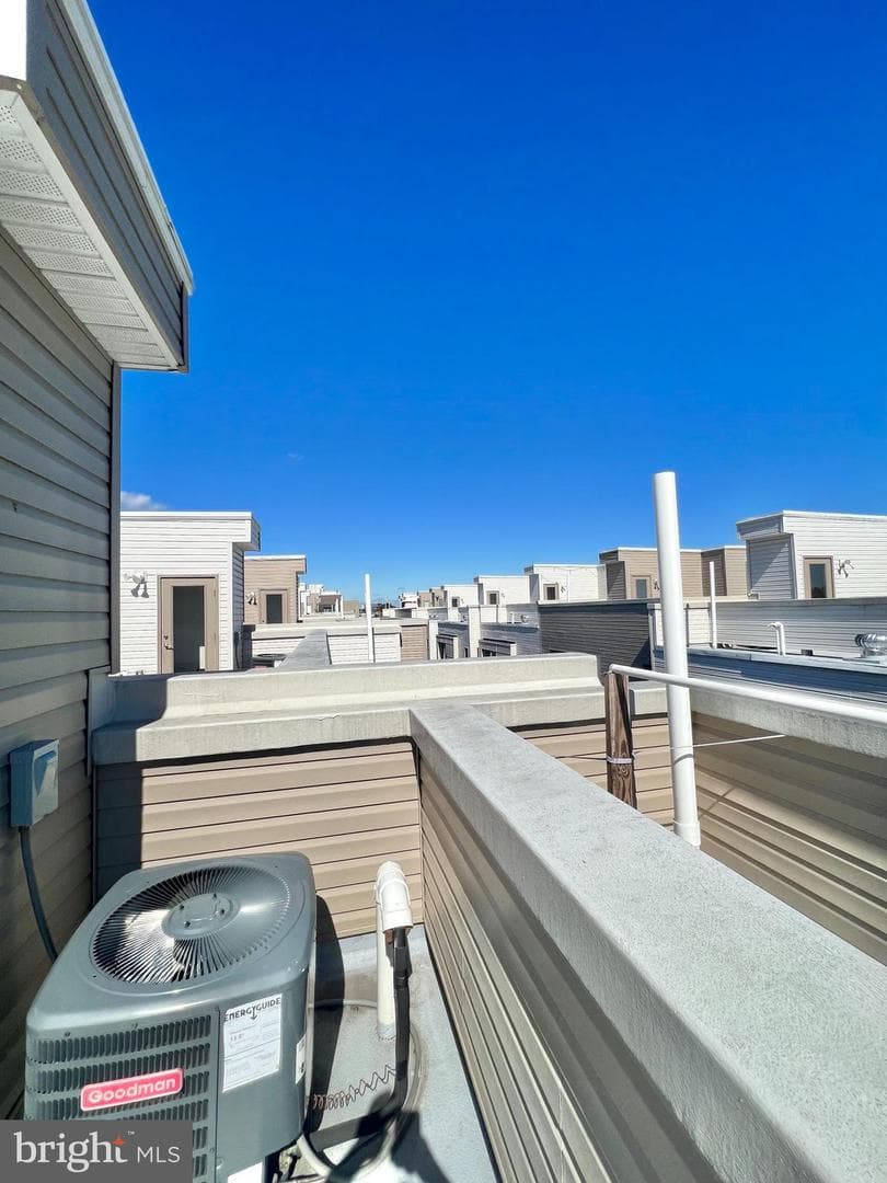 2122 Kensington Walk photo 34