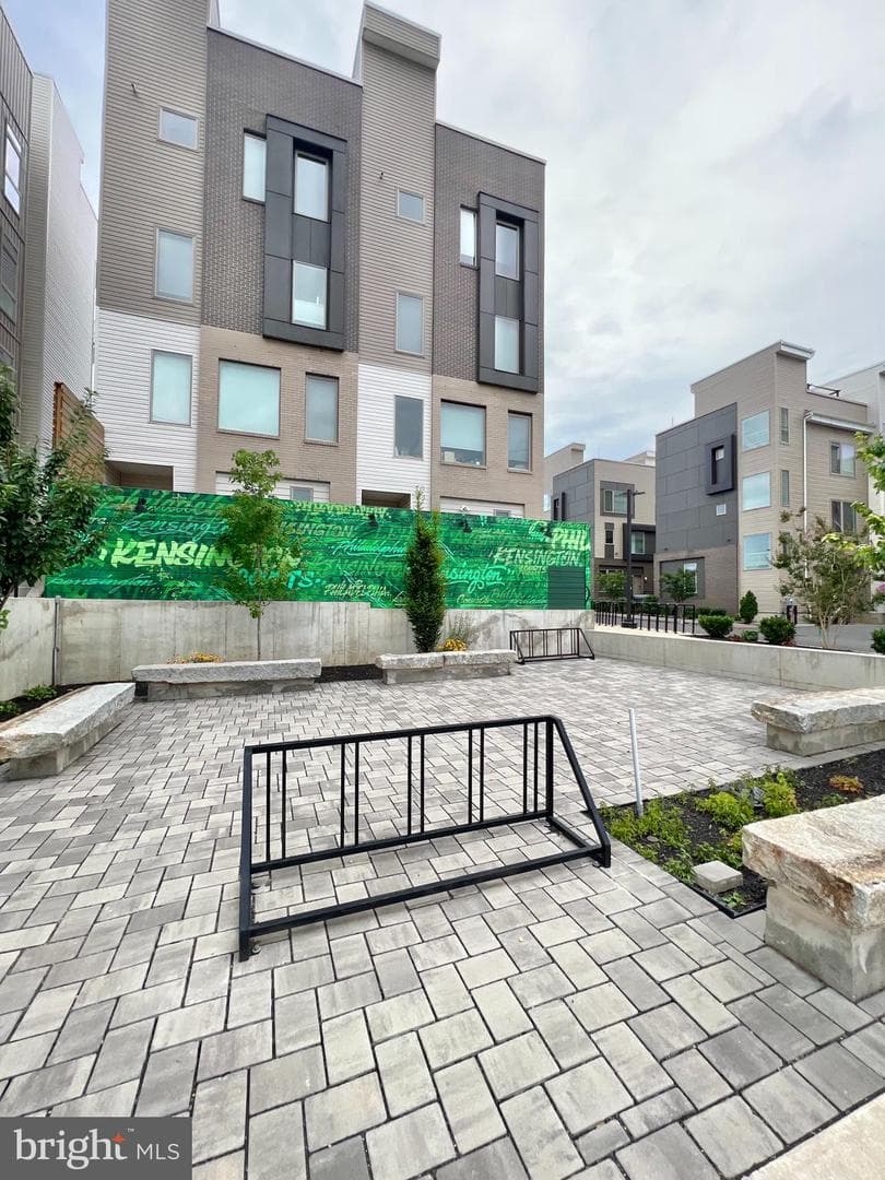 2122 Kensington Walk photo 39