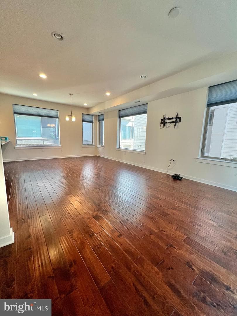 2122 Kensington Walk photo 4