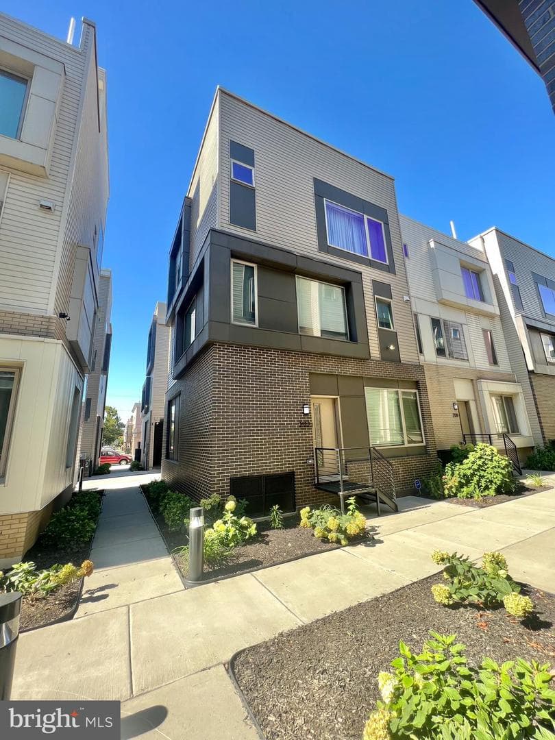 2122 Kensington Walk photo 44