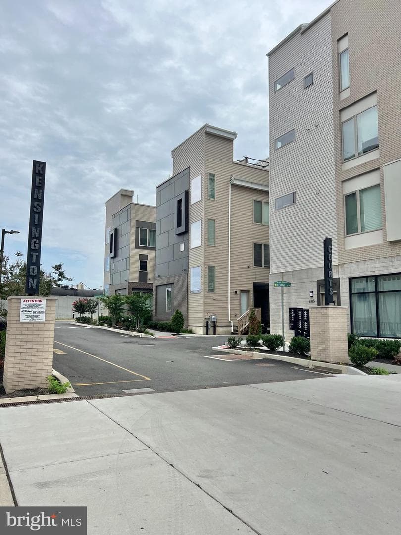 2122 Kensington Walk photo 46