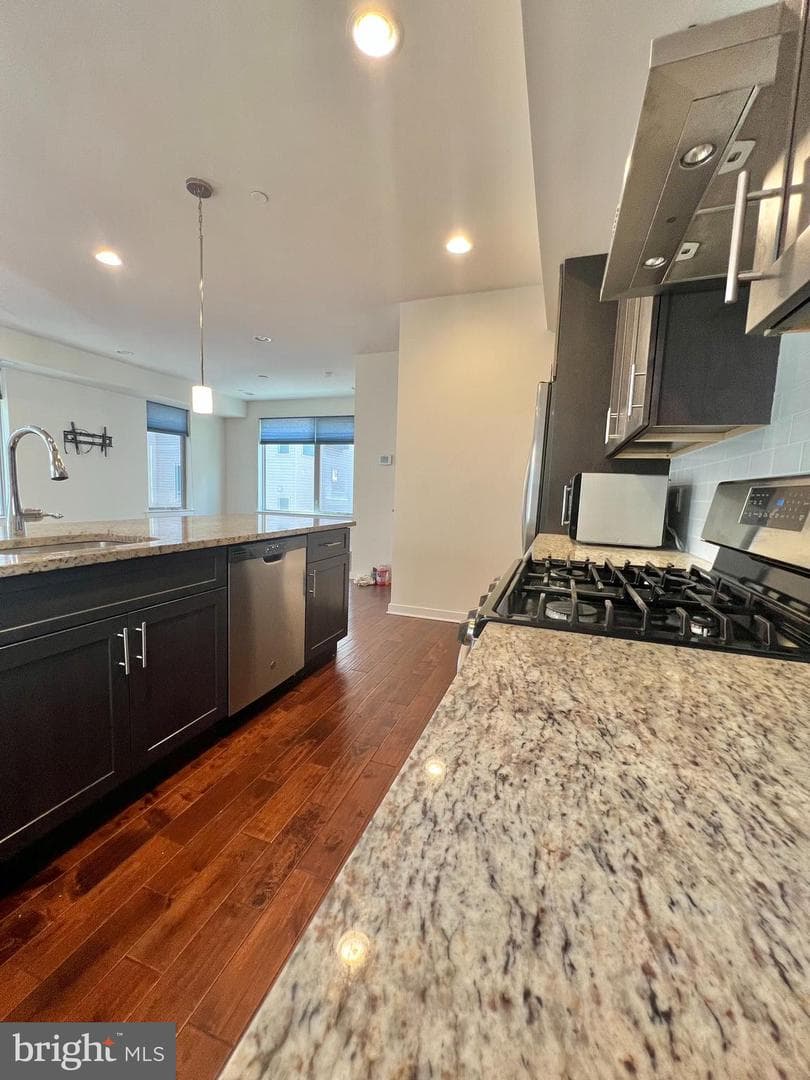 2122 Kensington Walk photo 7