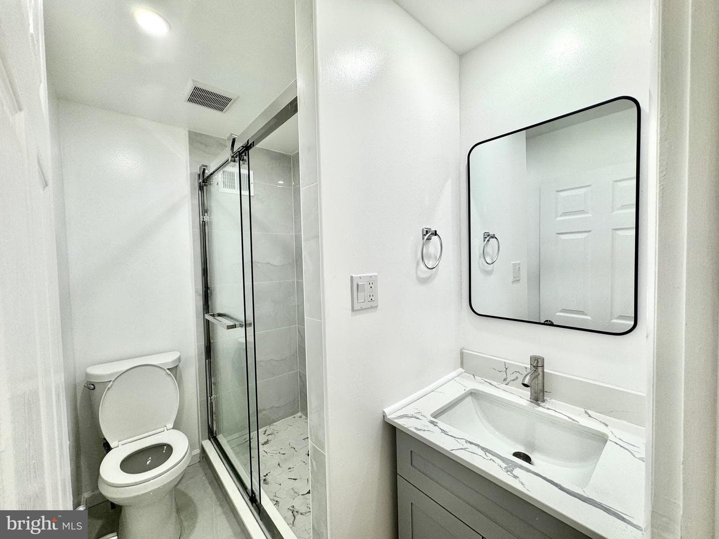 435 Durfor Street photo 16