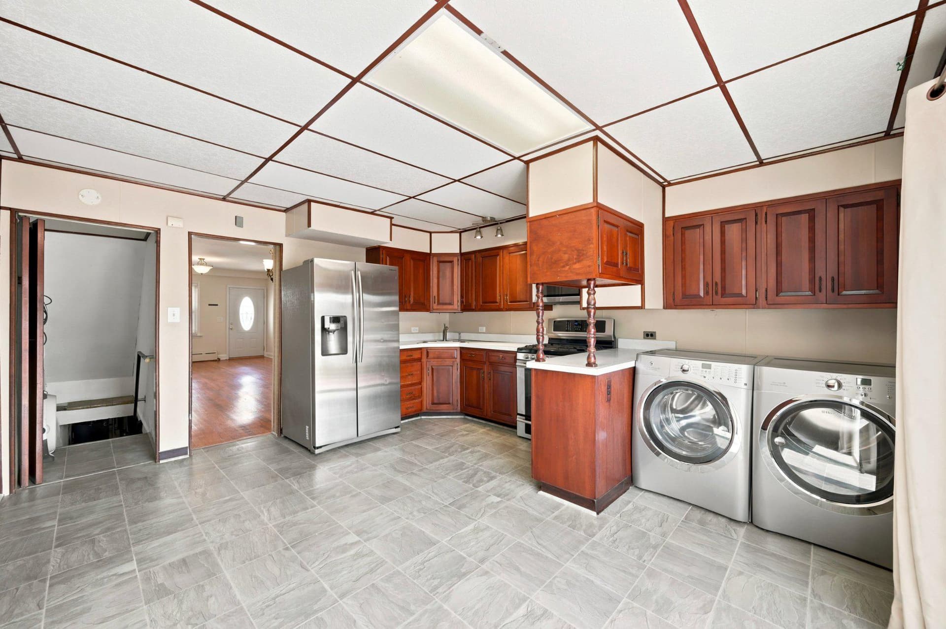 553 Gerhard Street photo 7