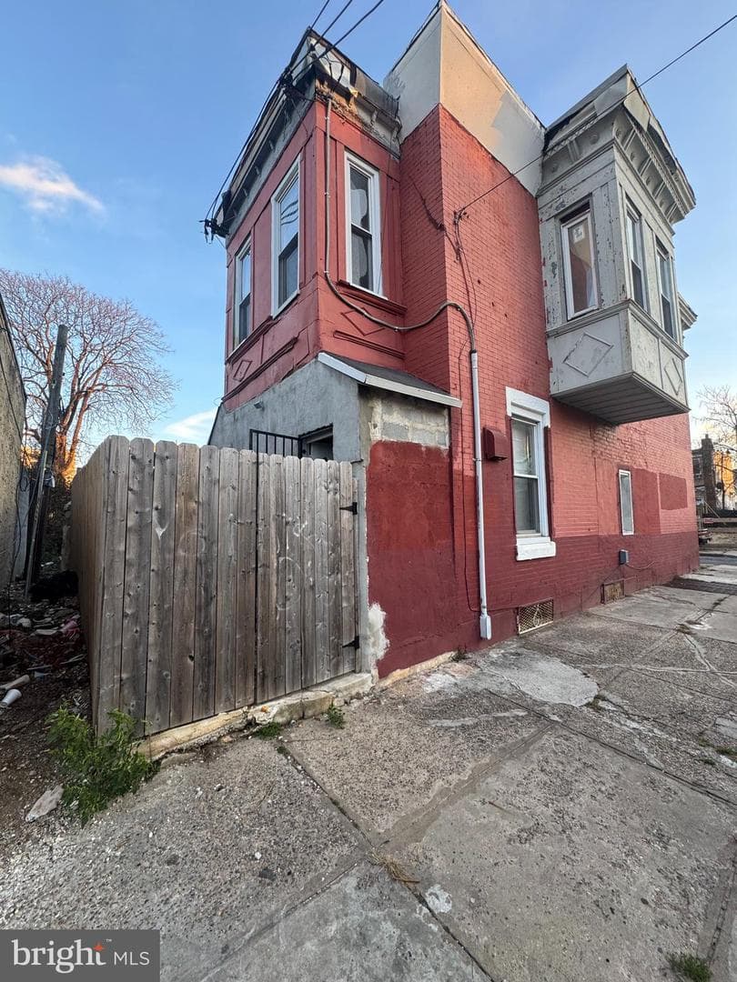 925 W Seltzer Street, Philadelphia