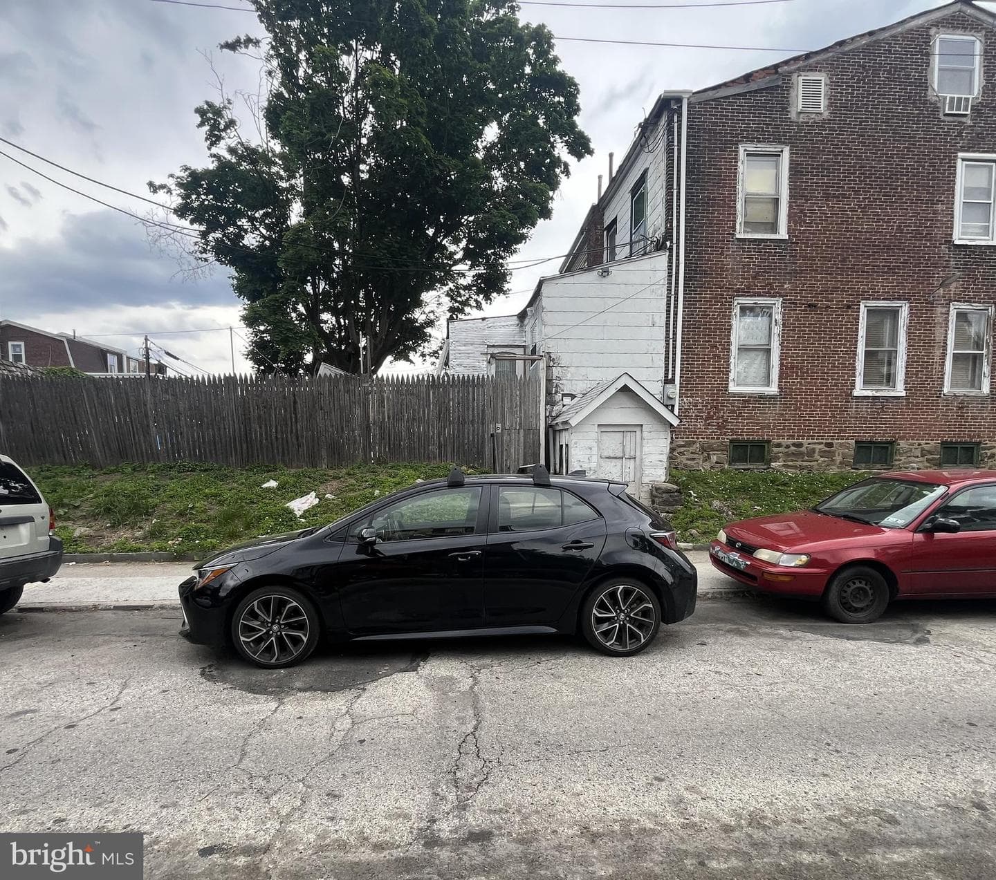 5311 N Howard Street photo 11