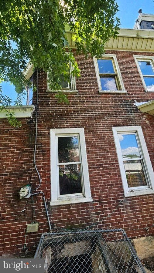 5311 N Howard Street photo 8