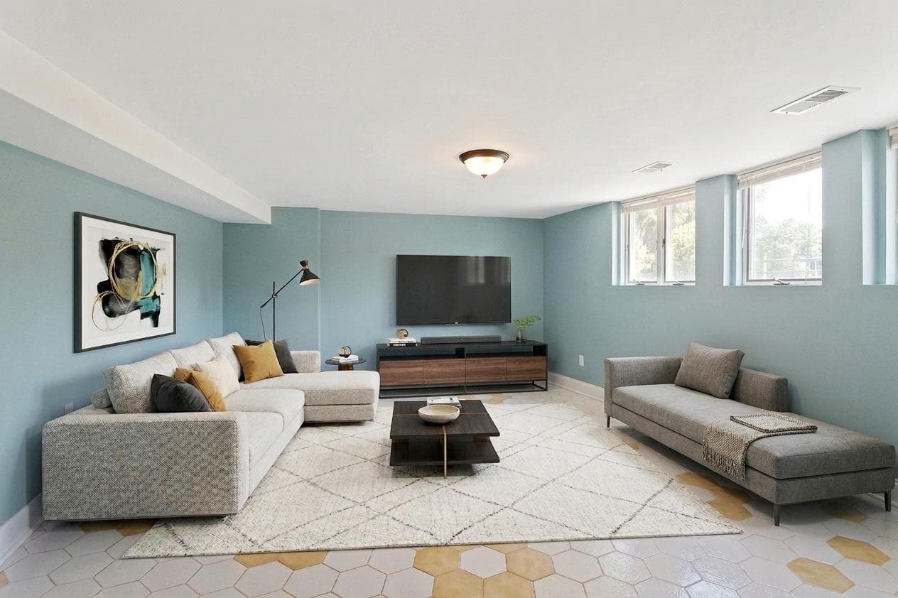 542 Burgess Street photo 22