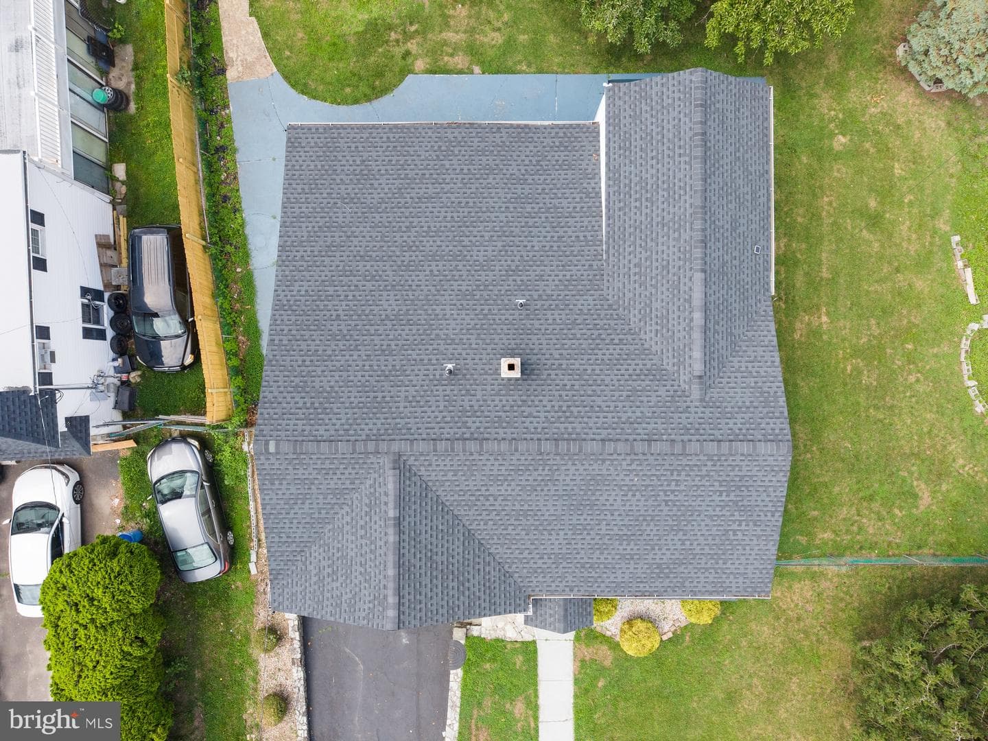 542 Burgess Street photo 36