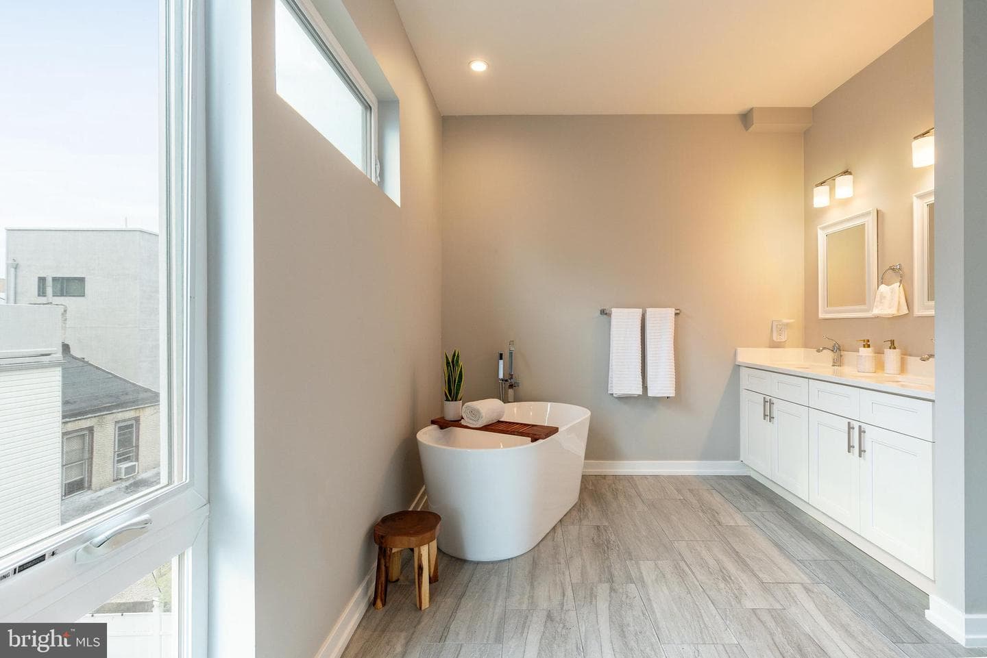 1344 N Hancock Street photo 27