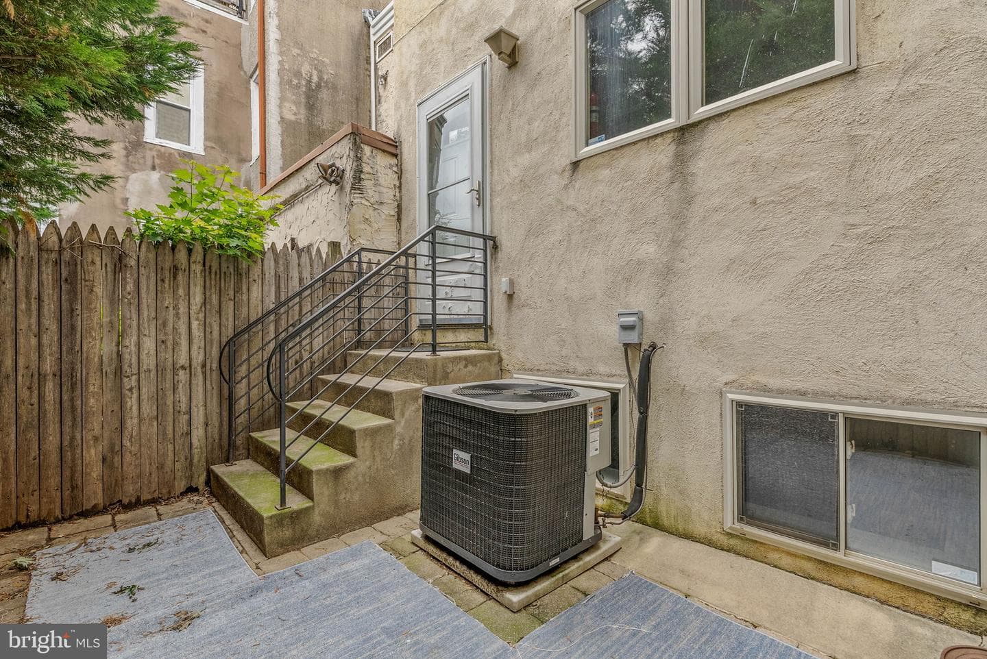 226 W Wildey Street photo 18
