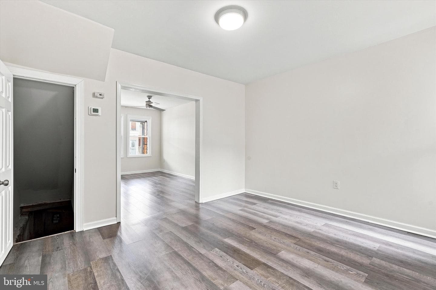 231 W Sheldon Street photo 8