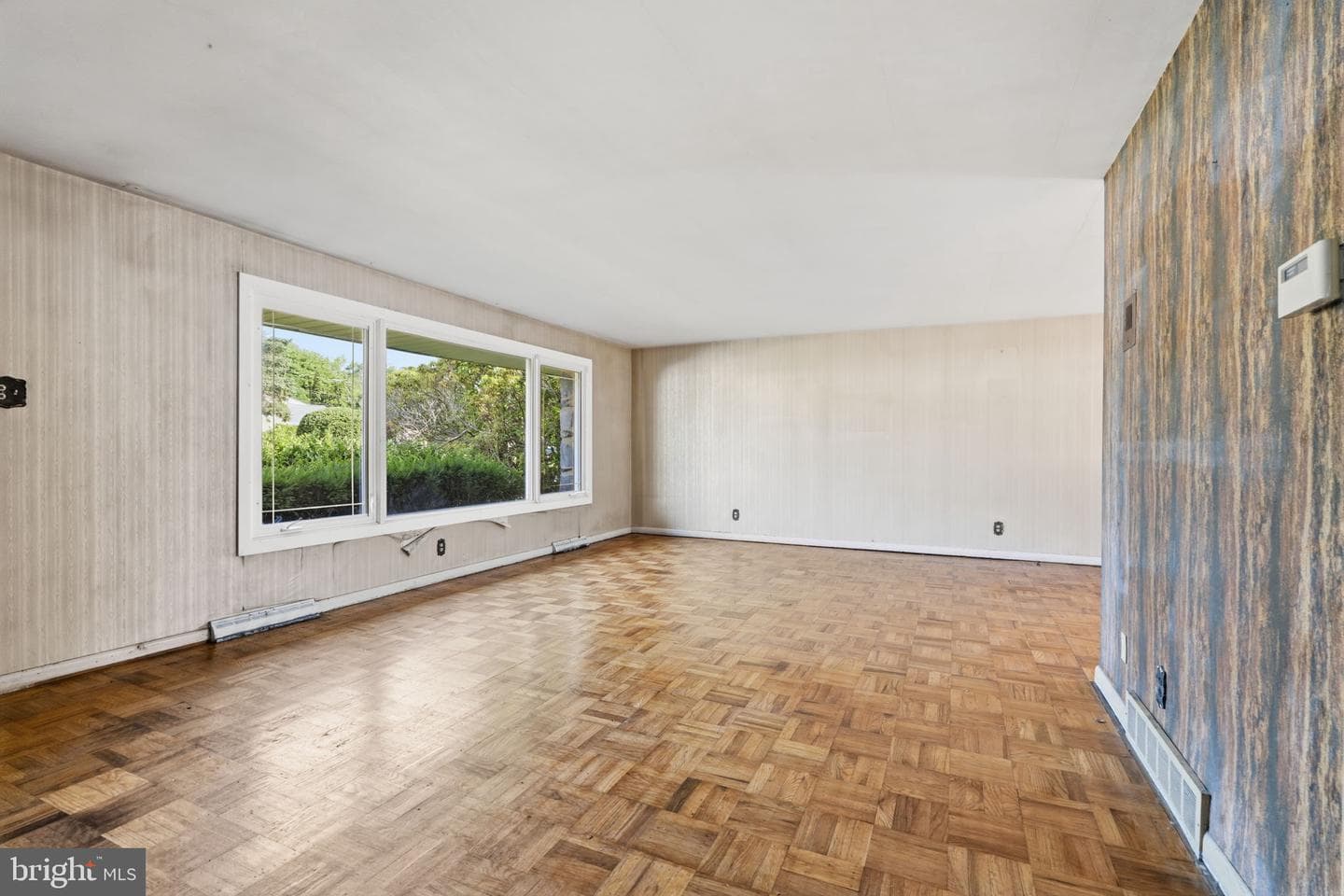 9219 Burbank Road photo 3
