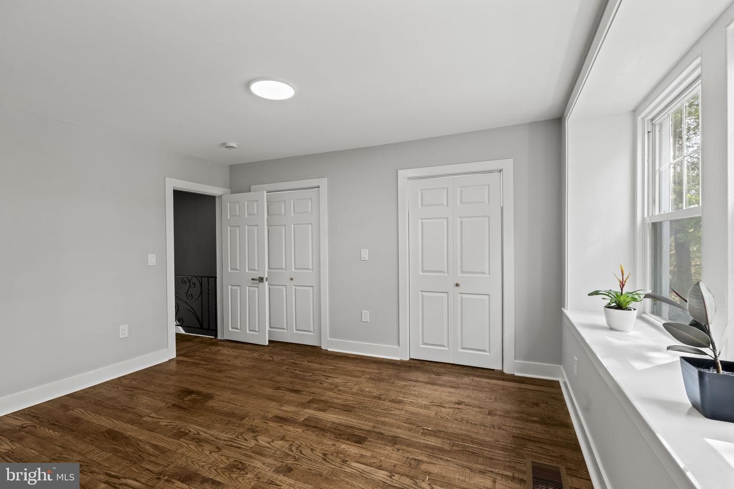 1606 E Washington Lane photo 11
