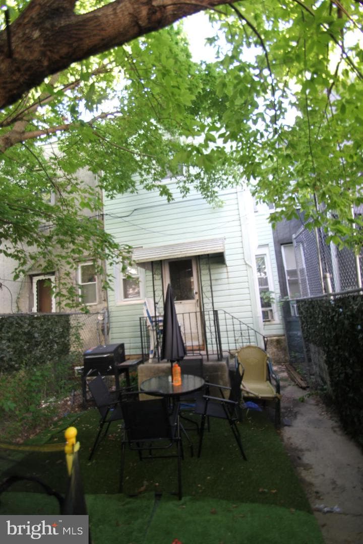 117 N Robinson Street photo 6