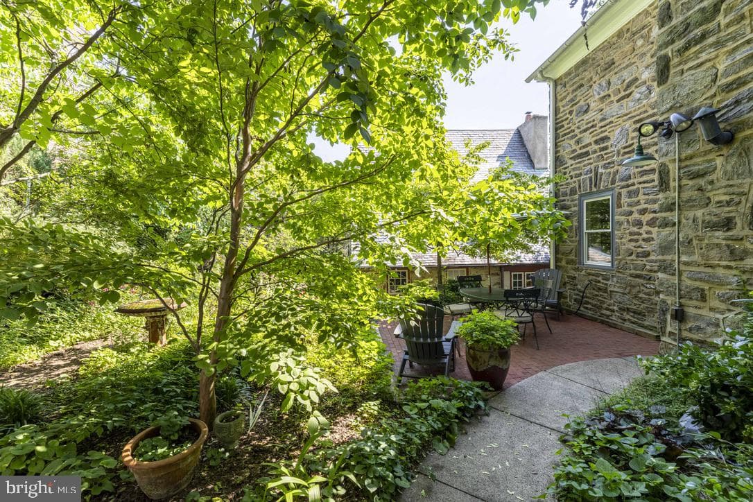 423 Carpenter Lane photo 42