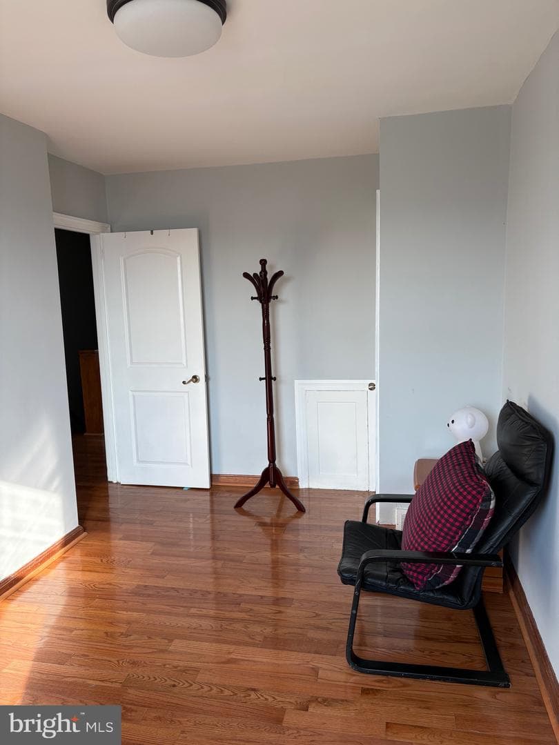 6716 Akron Street photo 15