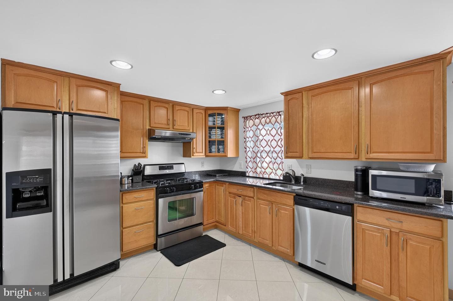 662 Lawler Street photo 13