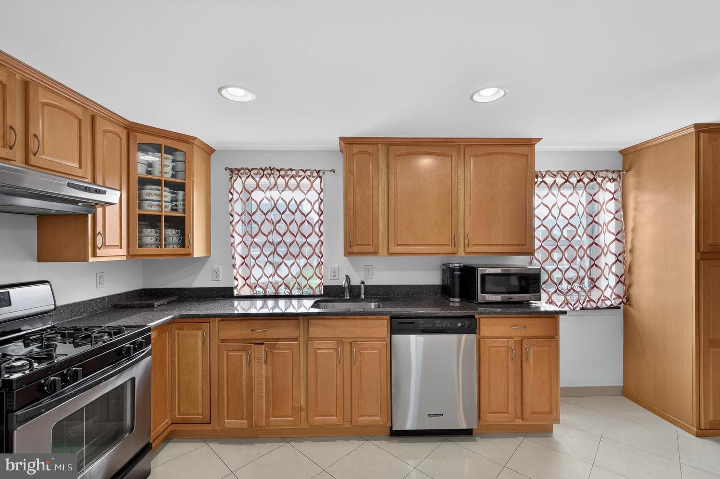 662 Lawler Street photo 16