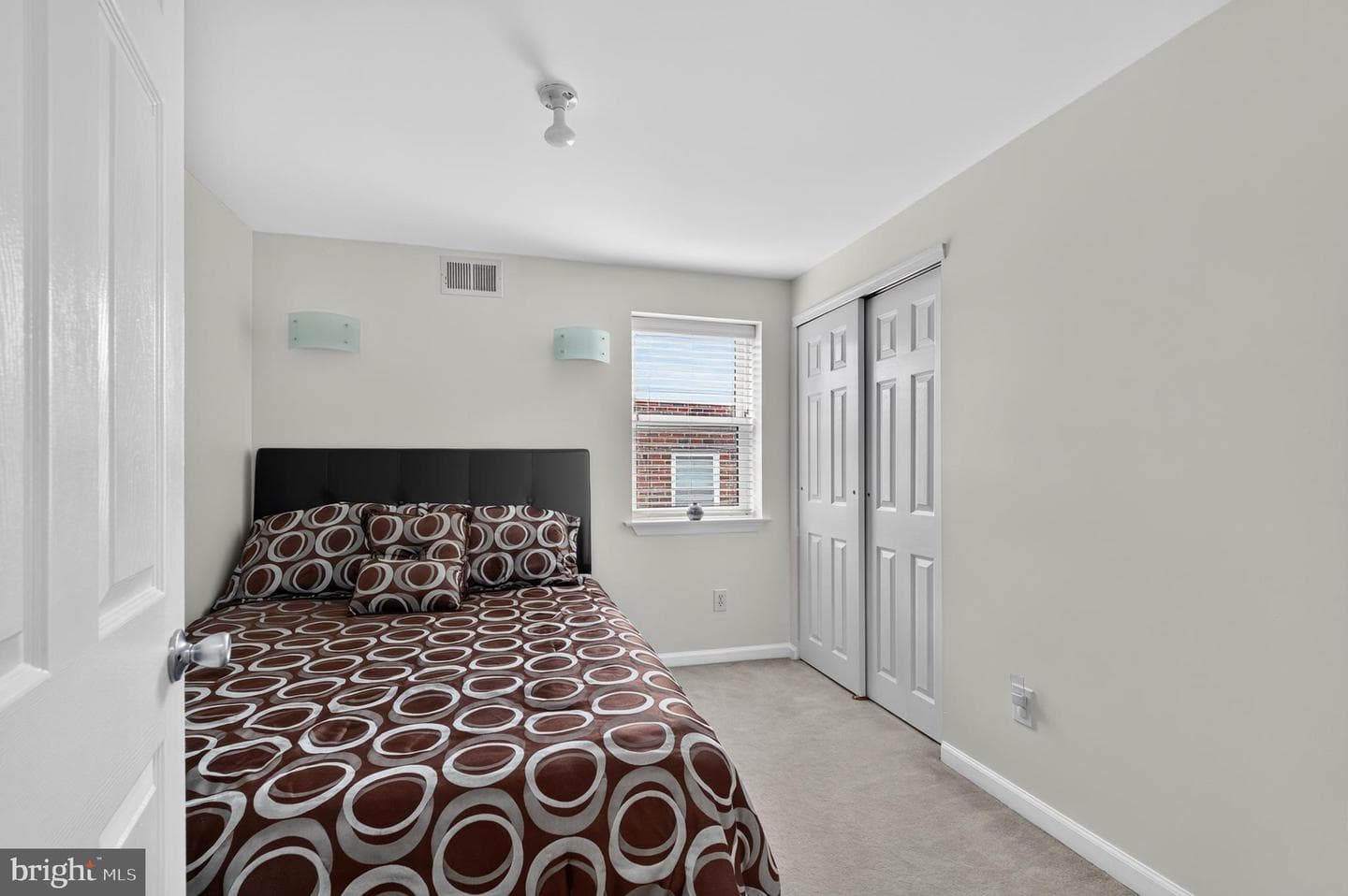 662 Lawler Street photo 23