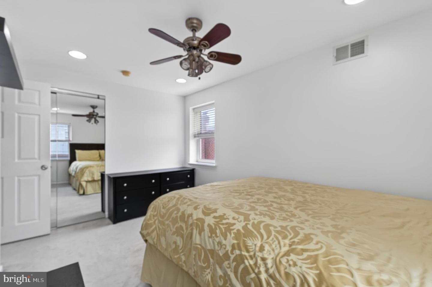 662 Lawler Street photo 26