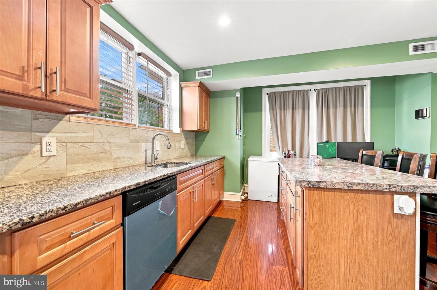 6201 Homer Street photo 8