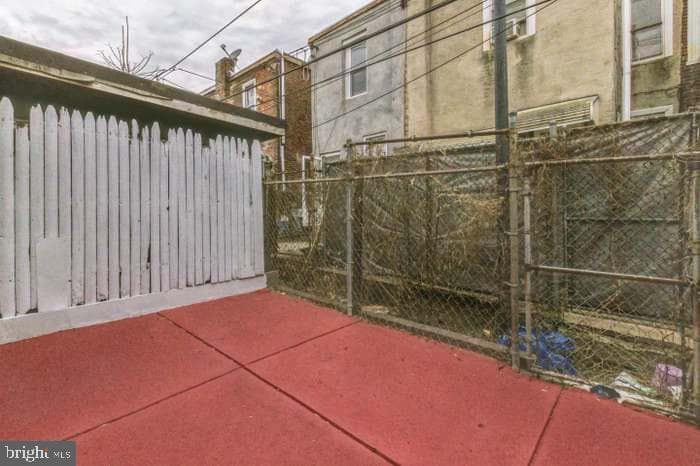 645 E Westmoreland Street photo 12