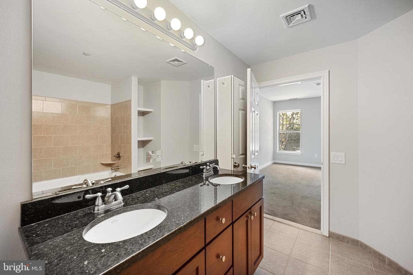 500 Admirals Way #106 photo 15
