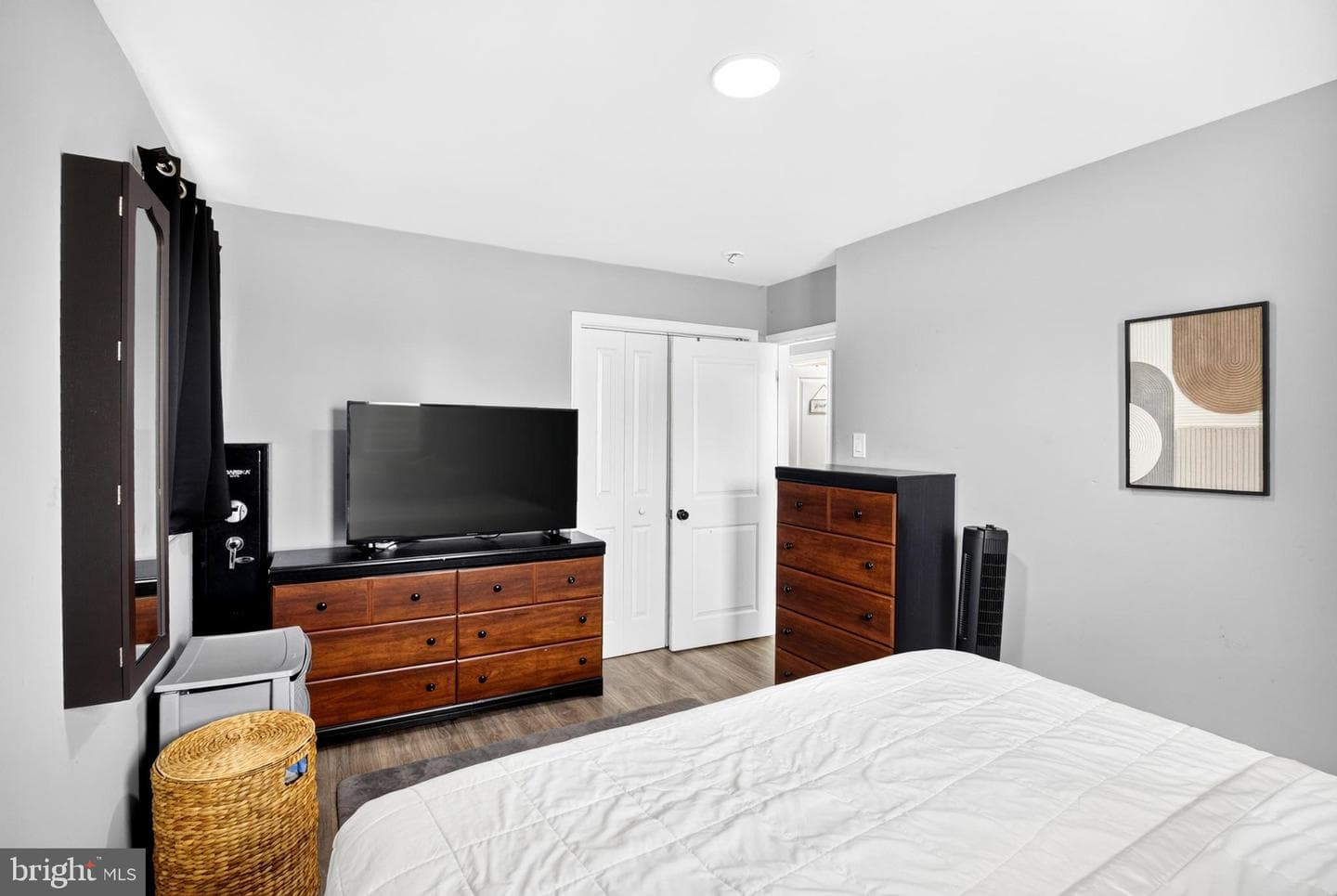 2908 Walnut Hill Street photo 23