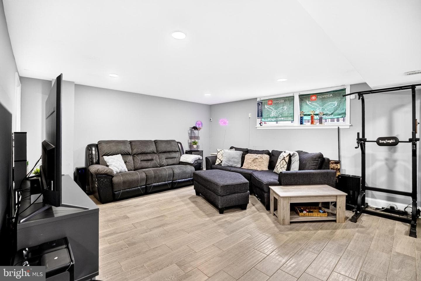 2908 Walnut Hill Street photo 28