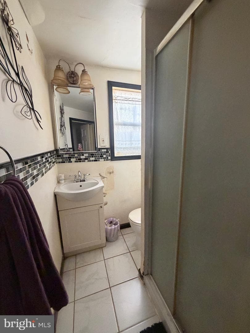 923 Hoffman Street photo 9