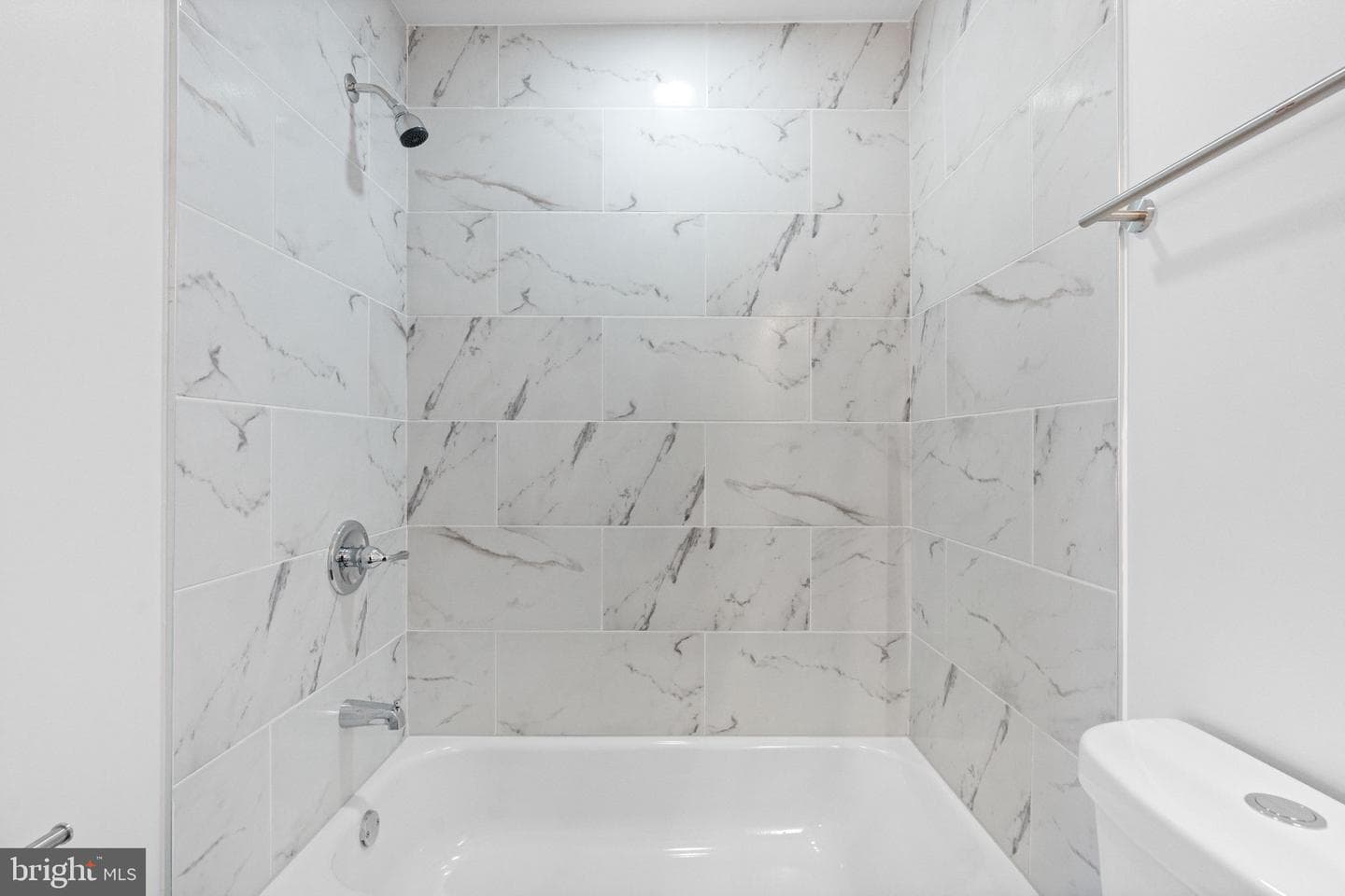 2131 S Alden Street photo 32