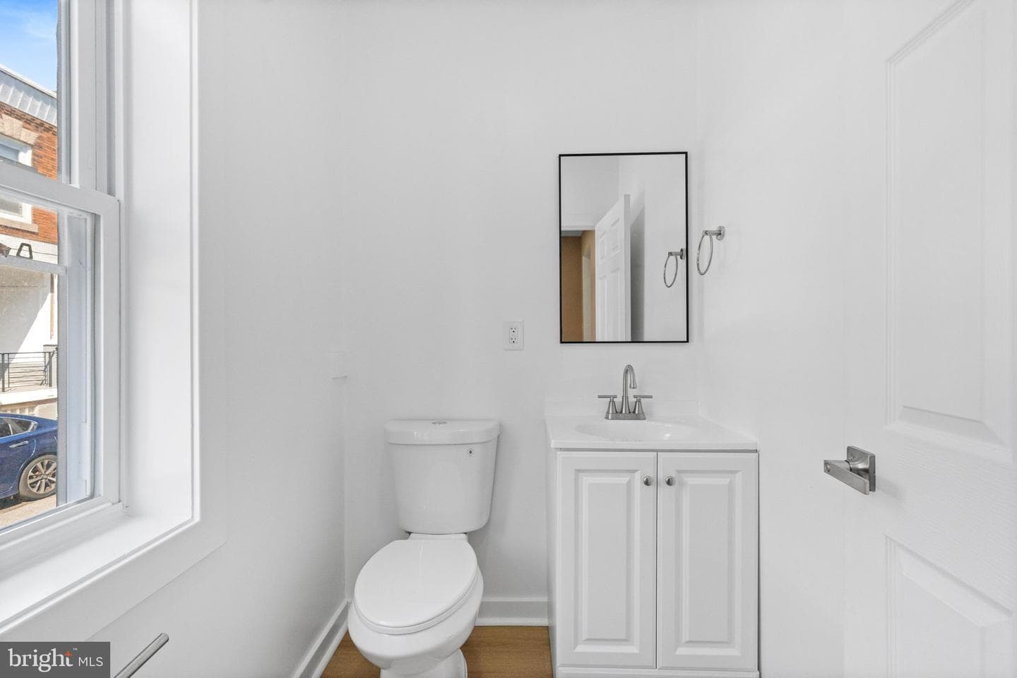 2131 S Alden Street photo 6