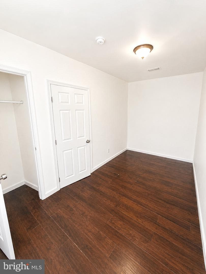5557 Walton Avenue photo 9