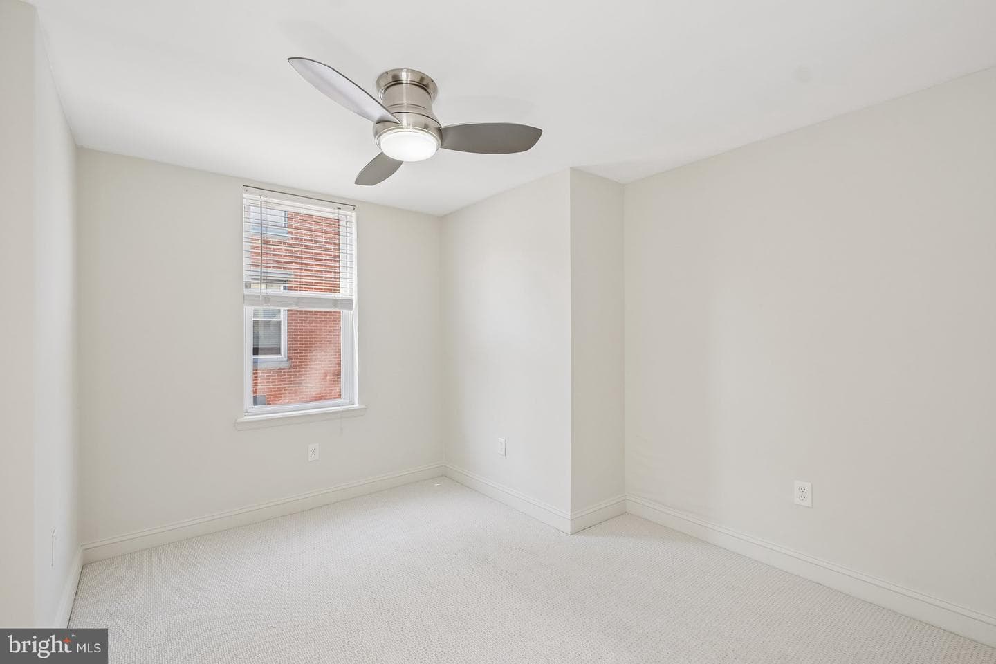 2062 Saint Albans Street photo 30