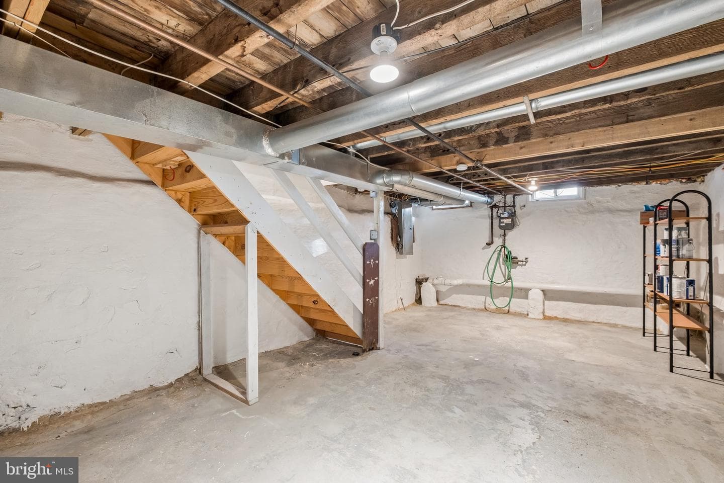2062 Saint Albans Street photo 33