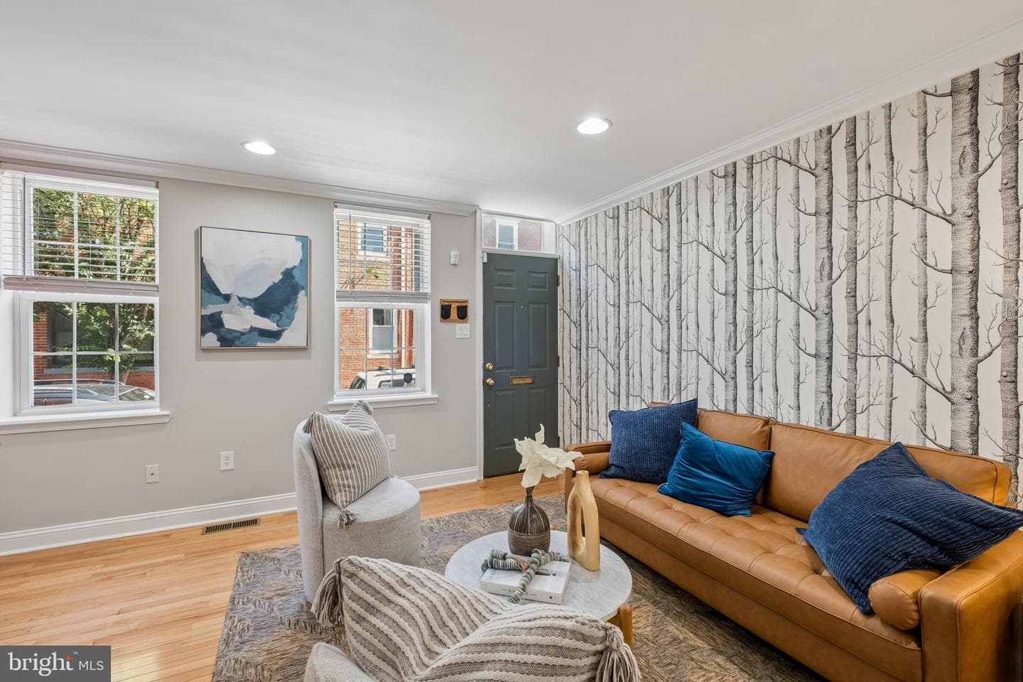 2062 Saint Albans Street photo 4