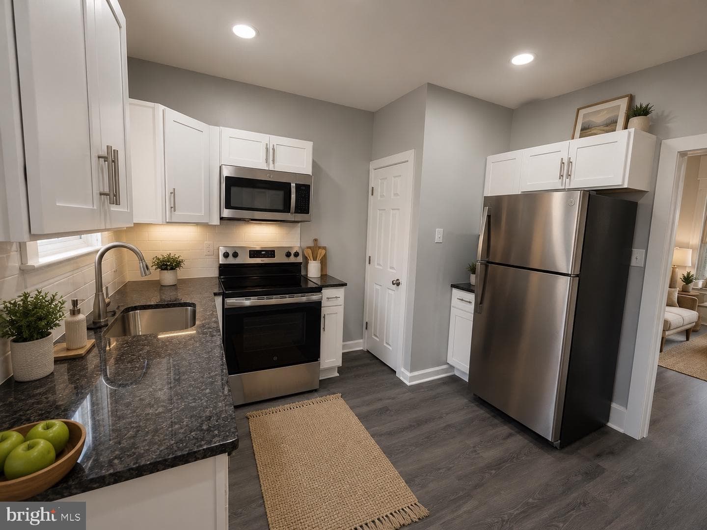 5415 W Montgomery Avenue photo 14