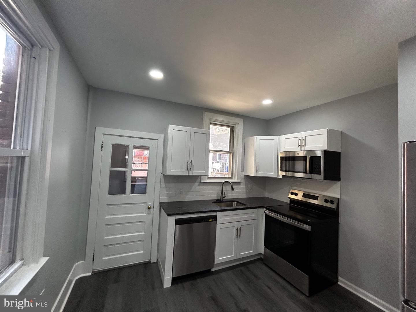 5415 W Montgomery Avenue photo 15