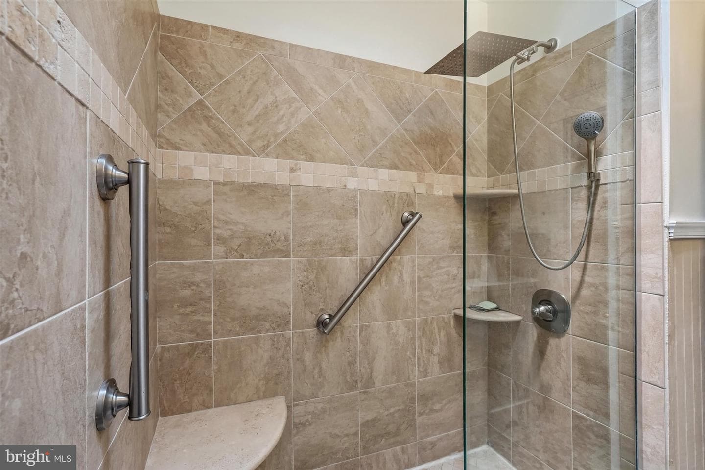 3427 W Queen Lane photo 24