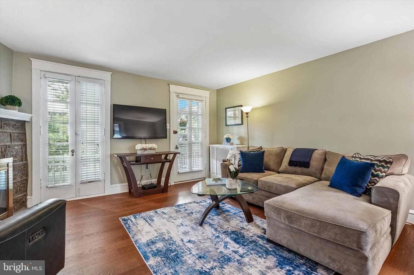 3427 W Queen Lane photo 8