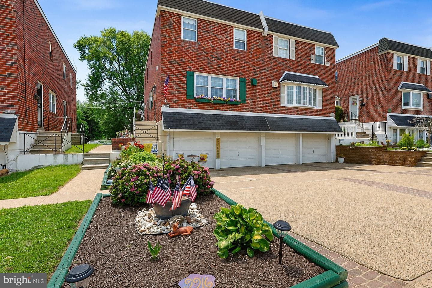 9916 S Canterbury Road, Philadelphia