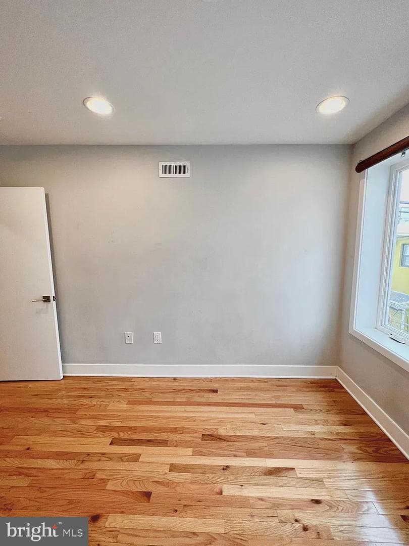 1324 N Newkirk Street photo 15
