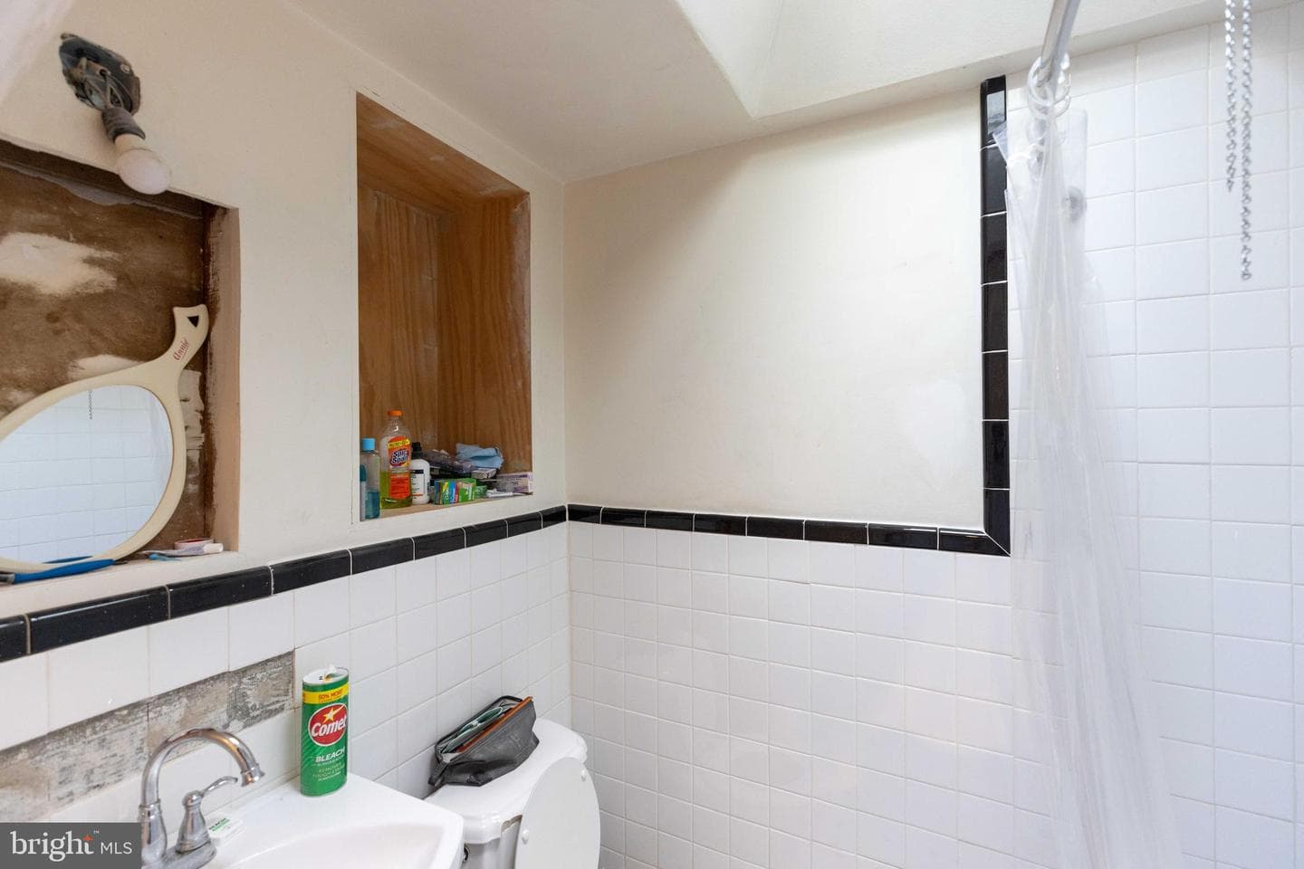 1831 Farrington Road photo 16